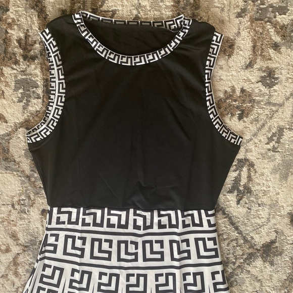 New Geometric Print Sleeveless Colorblock Black White Midi Dress Round Neck NWT - Picture 7 of 10
